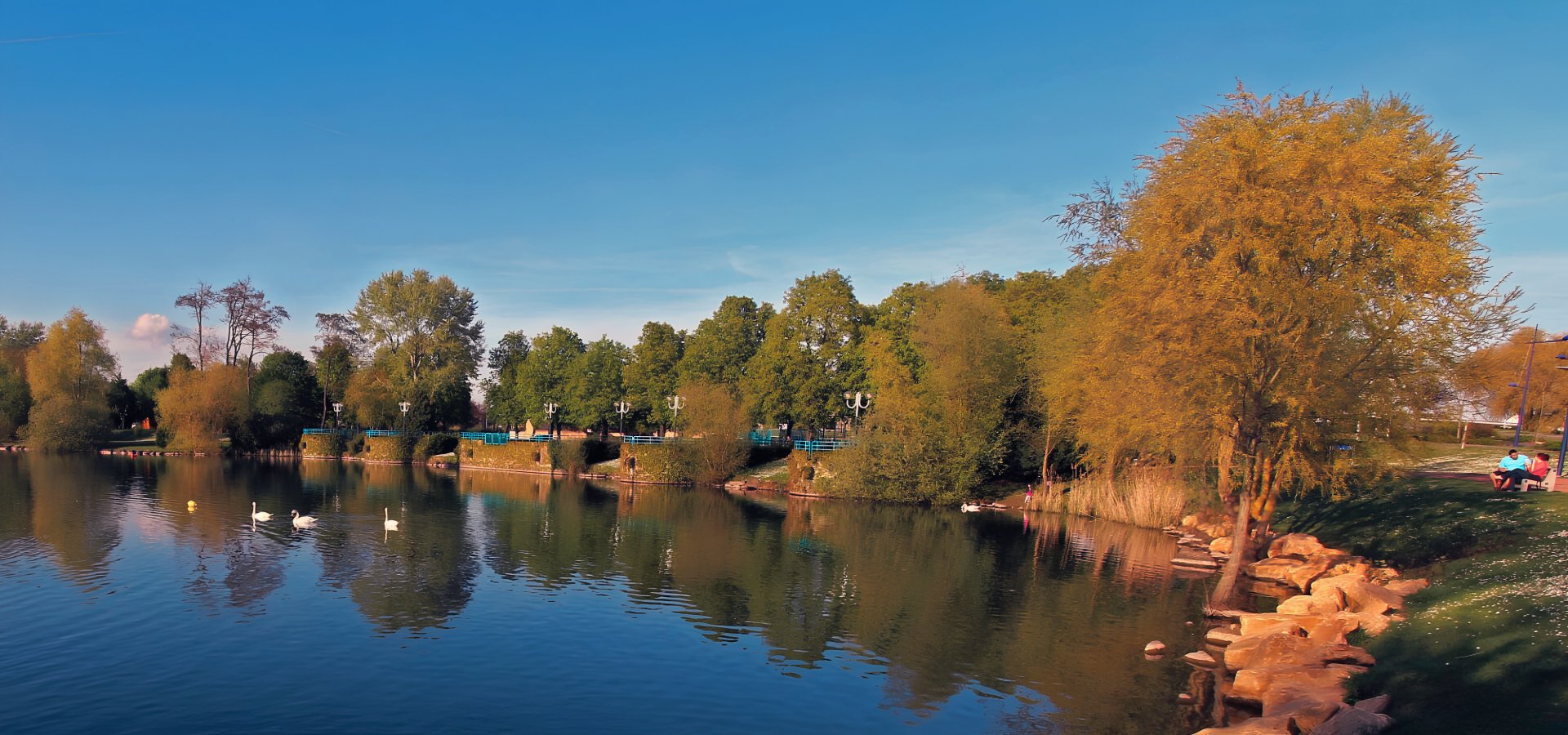 Etang de La Ballastière proche de l'Eglise de Hagondange